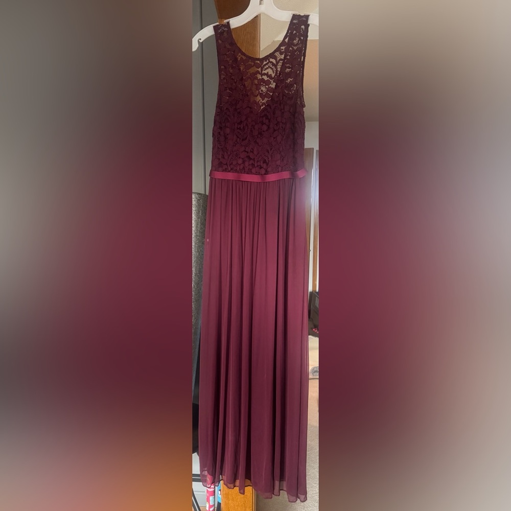 David’s Bridal Burgundy Juniors Size 18 Bridesmaid Dress
